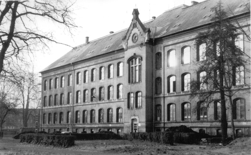 Schulgebäude ca. 1980